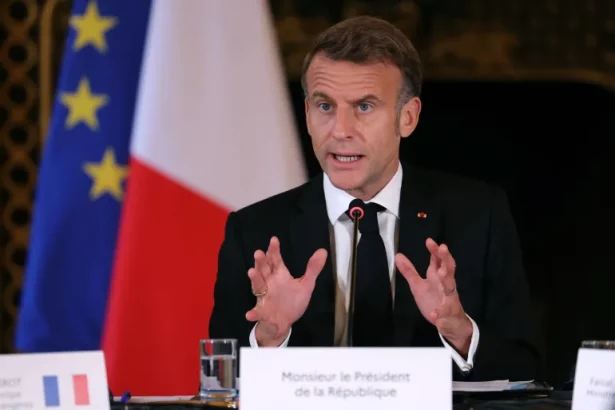 Makron yangi hukumatni e’lon qildi
